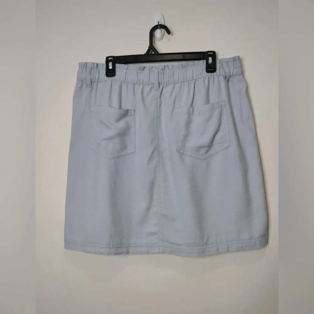dā-sh Light Gray Pull-On Skirt Women’s Size L Utility Style Pockets‎